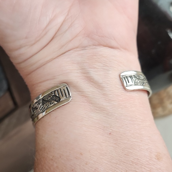 NWOT Native American Navajo Handmade Sterling Storyteller Bracelet ❤️🐑 - Picture 12 of 14